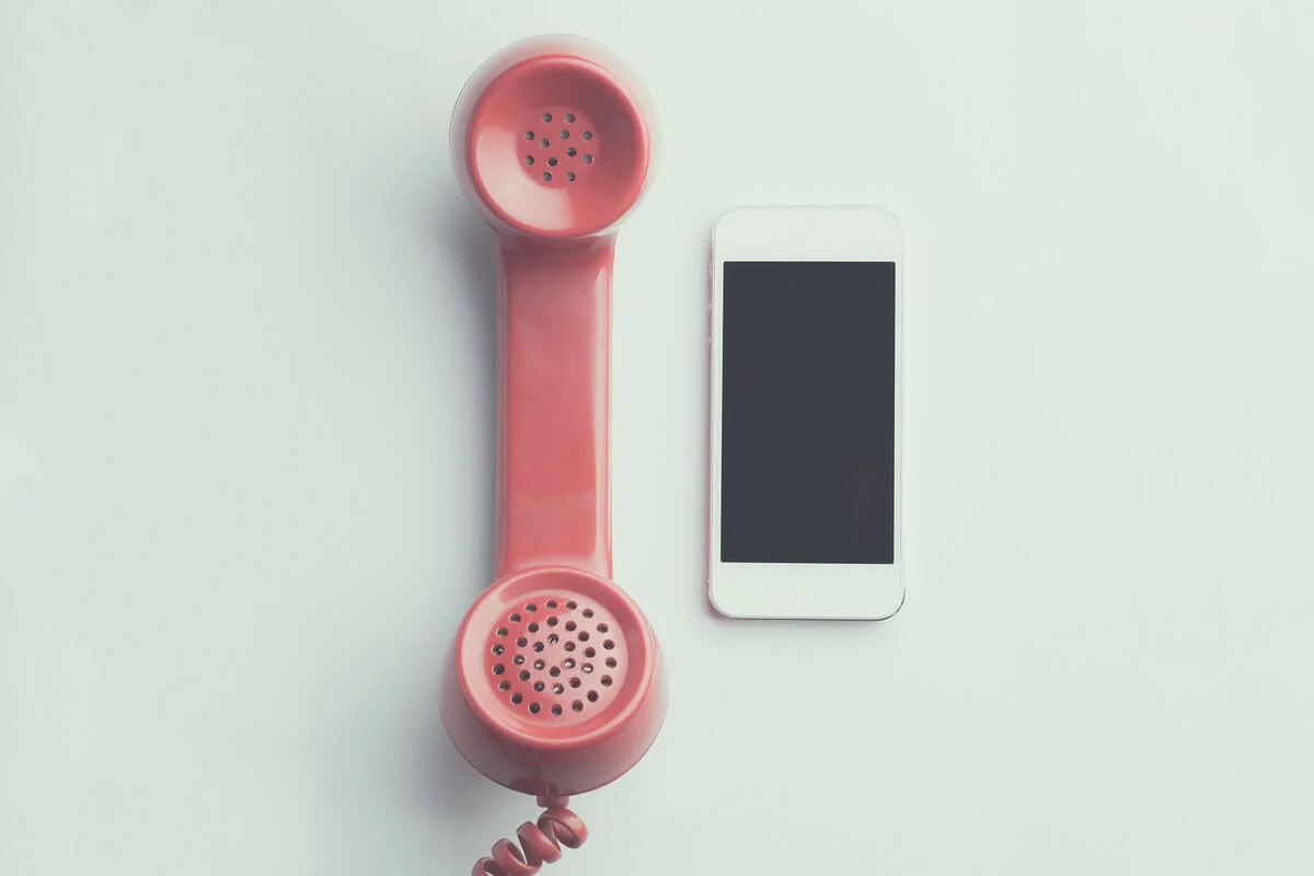 Telefono Fisso con SIM: Come funziona, Vantaggi e Svantaggi